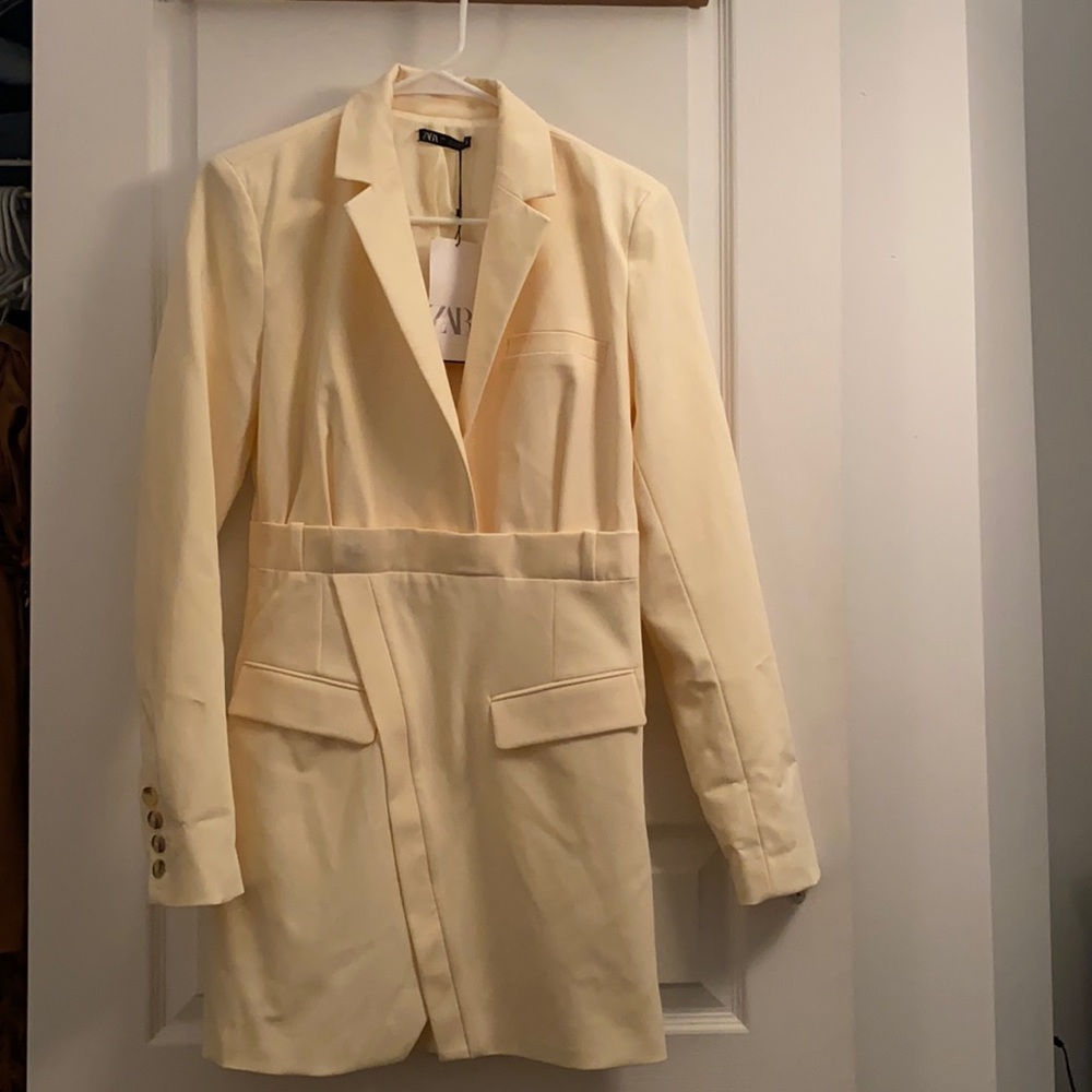 NWT Zara pale yellow dress